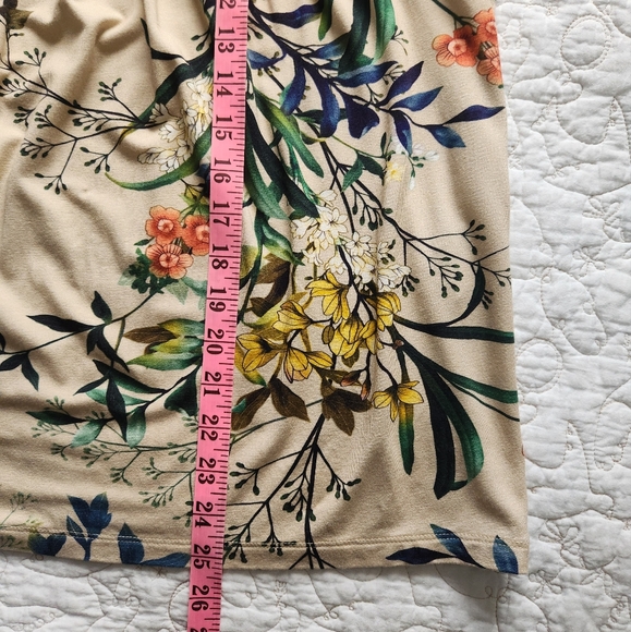 Chico's Floral Top Size 3 XL Honeycomb Pleated Short Sleeve Stretch Rayon Spring - Picture 8 of 9